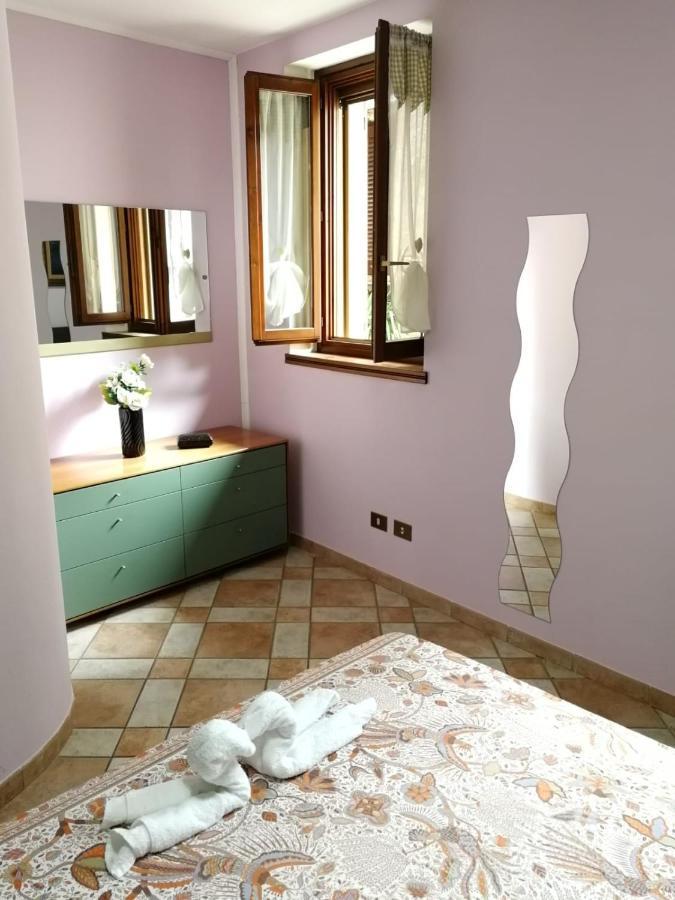 L'Antico Borgo, Un Mix Di Storia E Romanticismo Villa Lierna Luaran gambar