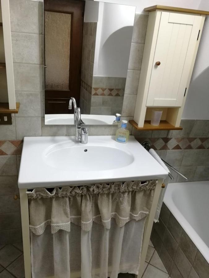 L'Antico Borgo, Un Mix Di Storia E Romanticismo Villa Lierna Luaran gambar