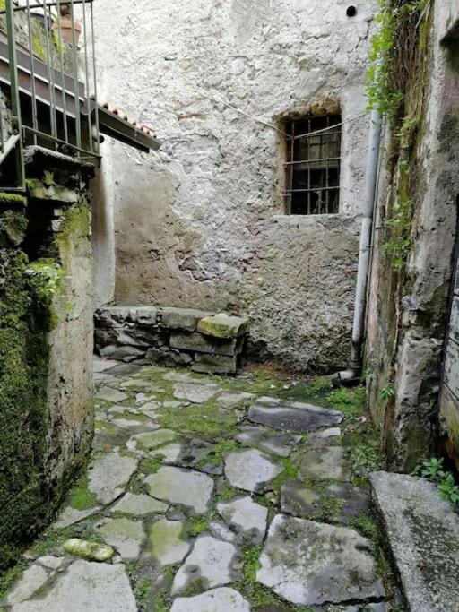 L'Antico Borgo, Un Mix Di Storia E Romanticismo Villa Lierna Luaran gambar